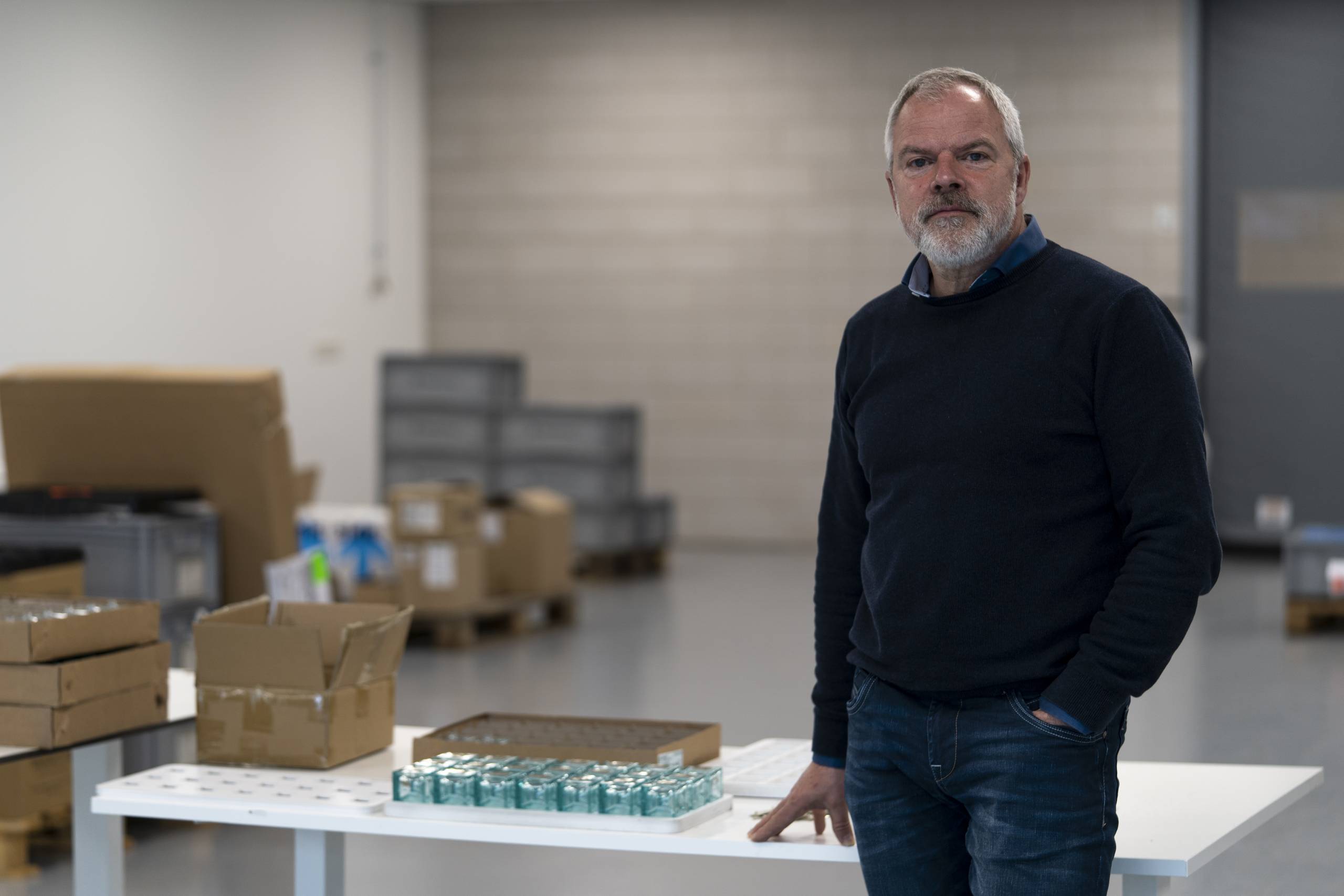 Eigenaar Rob Jansen in de assemblagehal